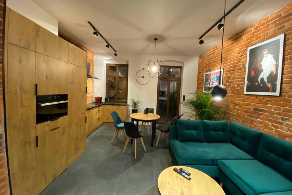 Stylowy Apartament Tuz Przy Rynku Ostrów Wielkopolski Εξωτερικό φωτογραφία